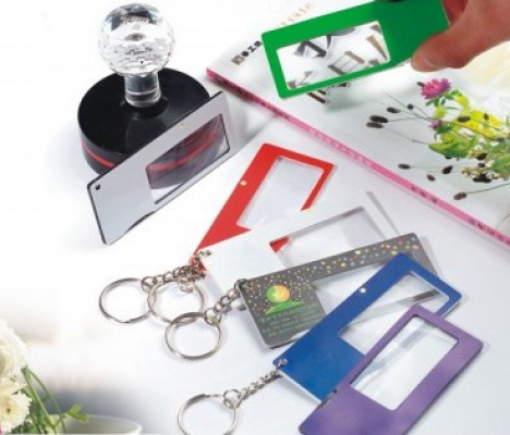 PVC magnifier card